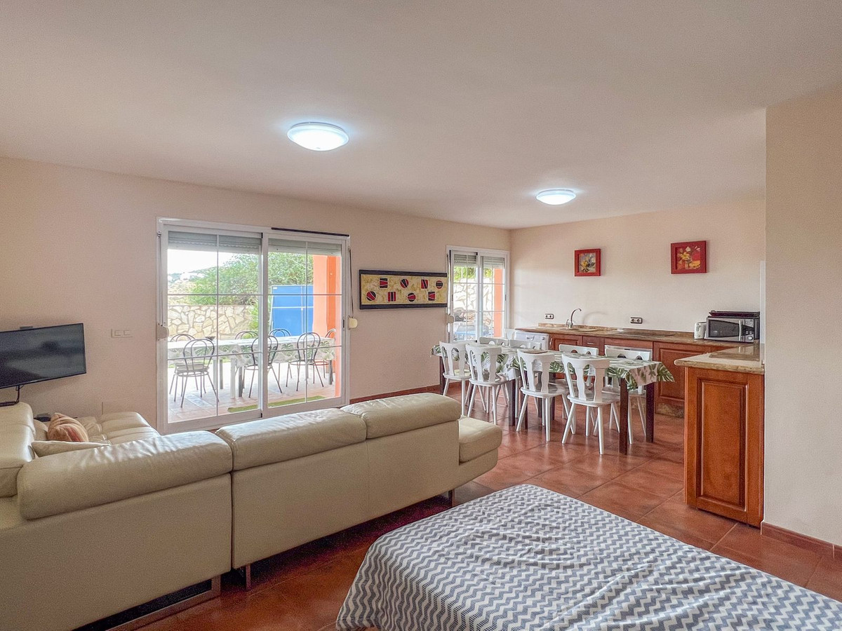 8e92c349921dfad38aa6db7129c12b6b - 52