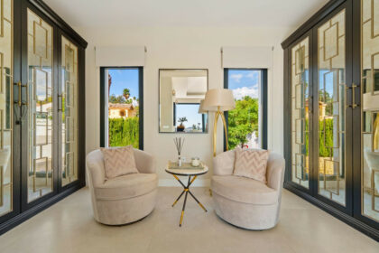 8edd91519d6b37730e69d3ea6928b275 - 24