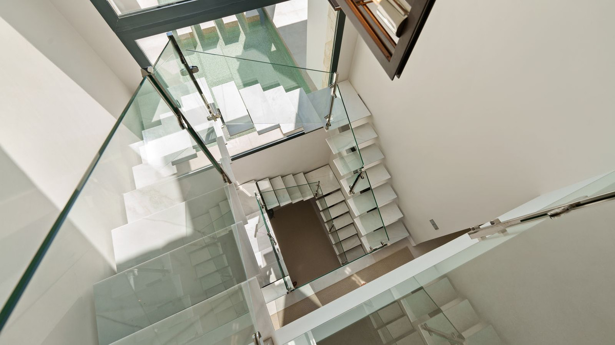 8edd91519d6b37730e69d3ea6928b275 - 33