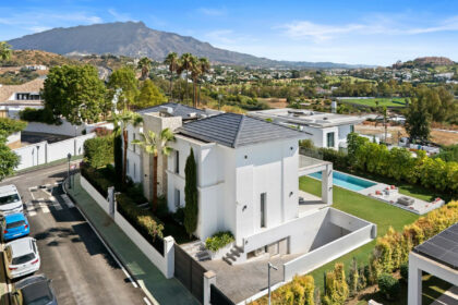 8edd91519d6b37730e69d3ea6928b275 - 35