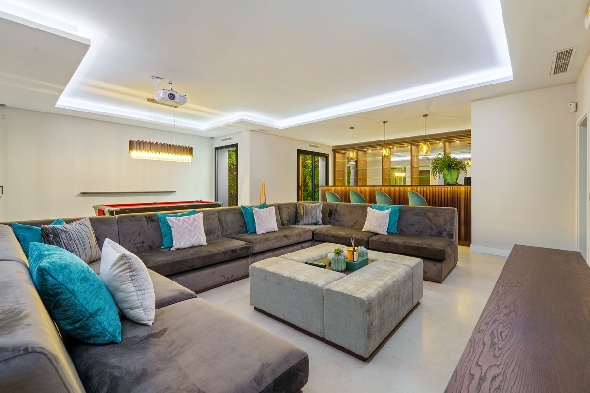 8edd91519d6b37730e69d3ea6928b275 - 43