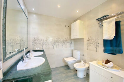 8f3e87d21a642ba0f9d2fdc1b746731e - 14