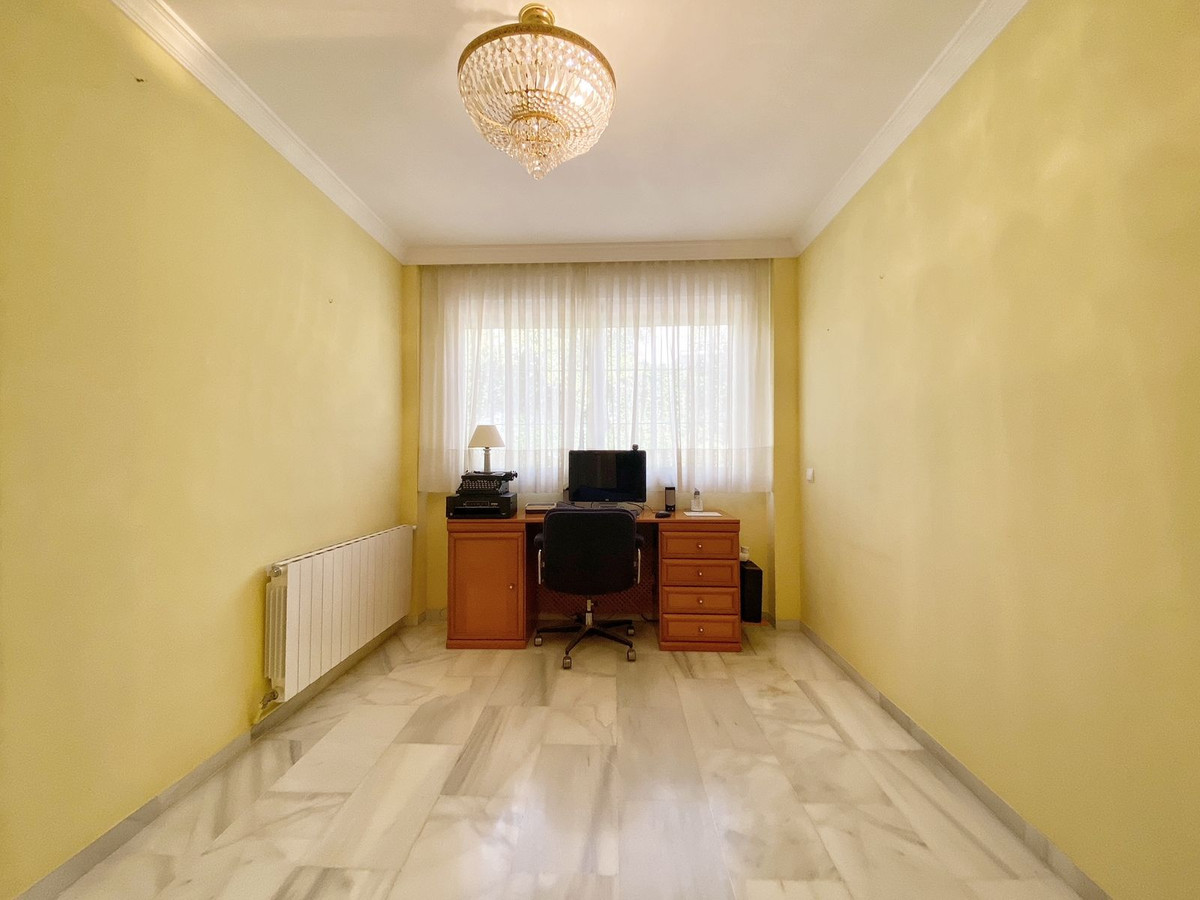 8f3e87d21a642ba0f9d2fdc1b746731e - 19