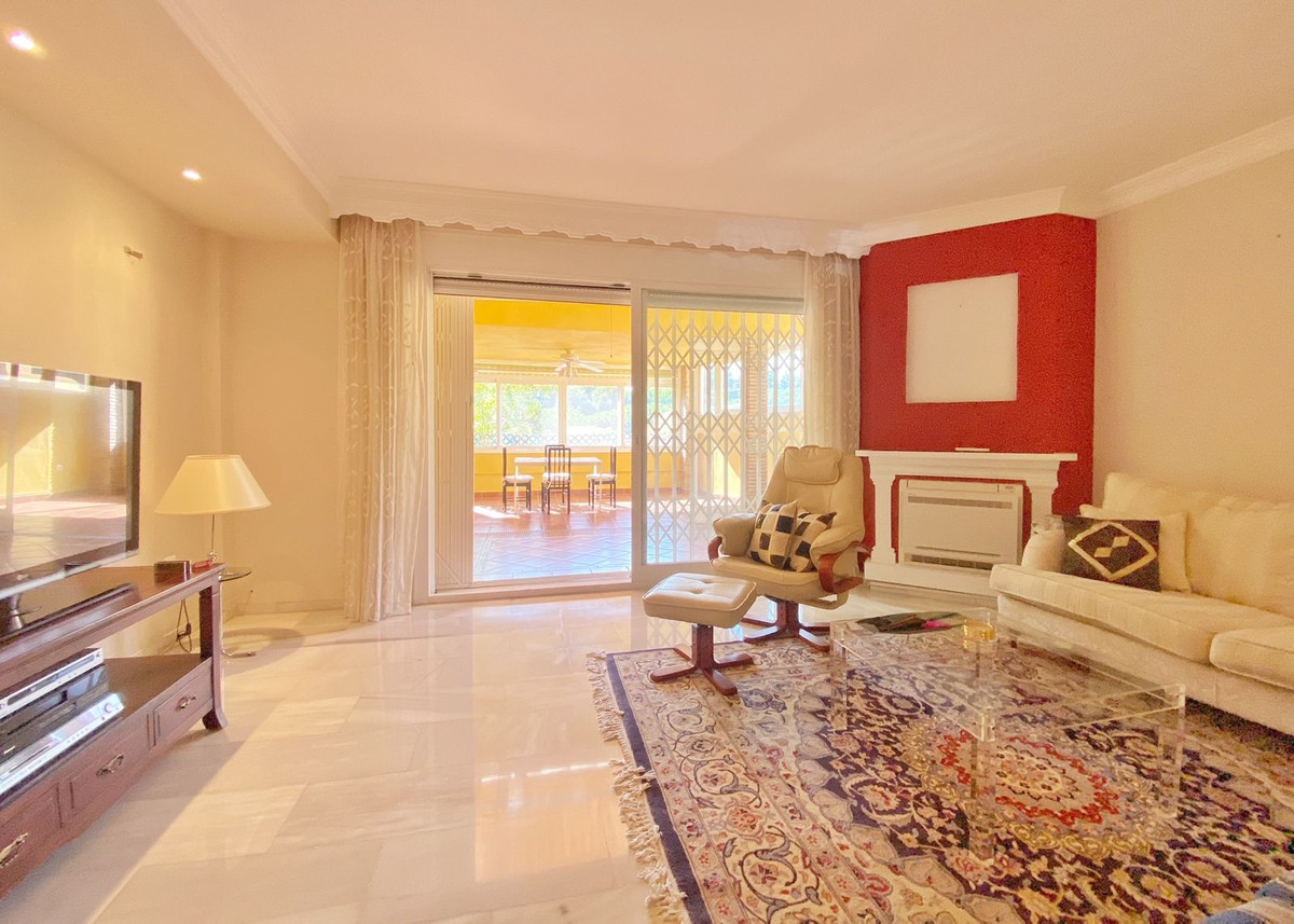 8f3e87d21a642ba0f9d2fdc1b746731e - 22