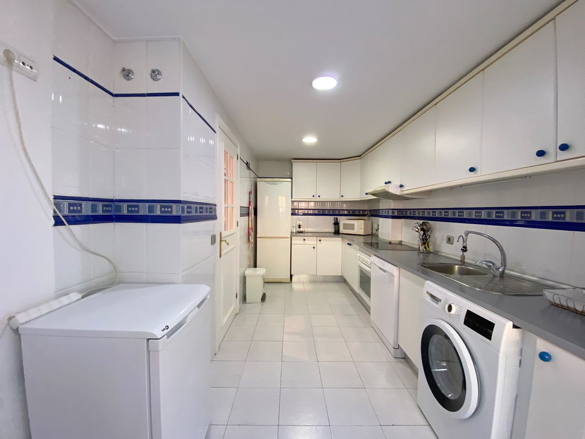 8f3e87d21a642ba0f9d2fdc1b746731e - 25