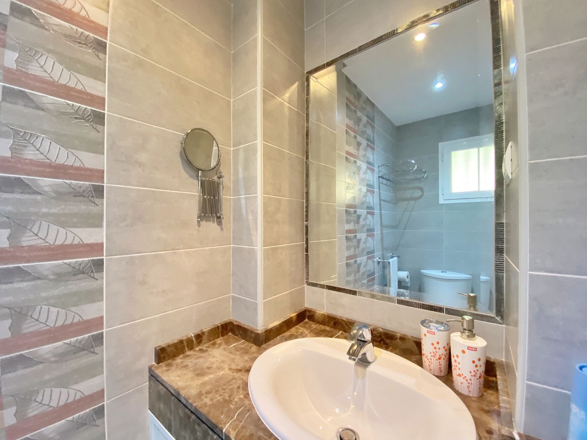 8f3e87d21a642ba0f9d2fdc1b746731e - 27