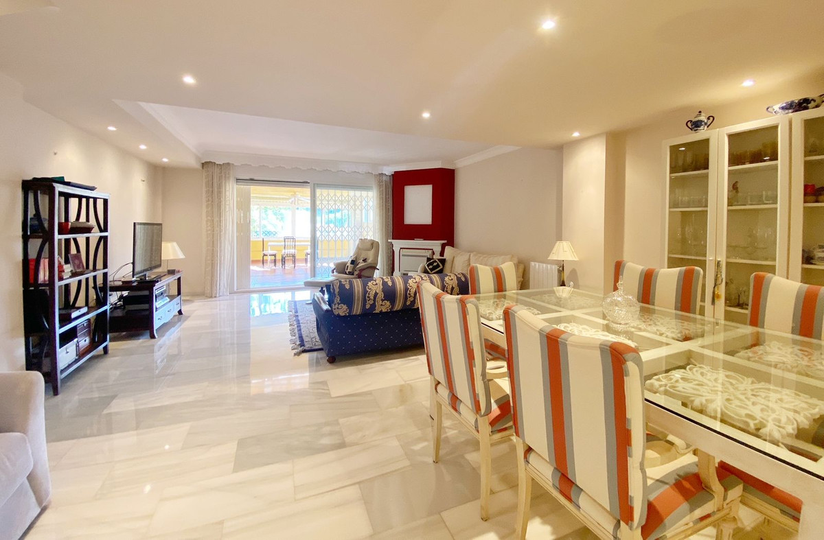 8f3e87d21a642ba0f9d2fdc1b746731e - 4