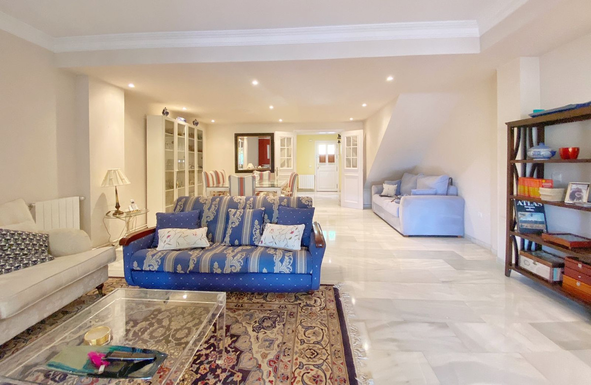 8f3e87d21a642ba0f9d2fdc1b746731e - 6