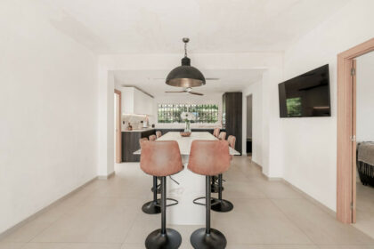 8f75b403f94814318a5cdb0fd70c104a - 13