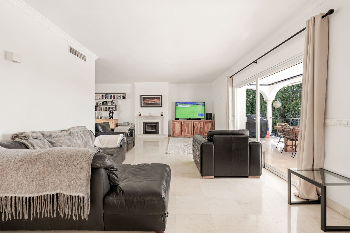 8f75b403f94814318a5cdb0fd70c104a - 15