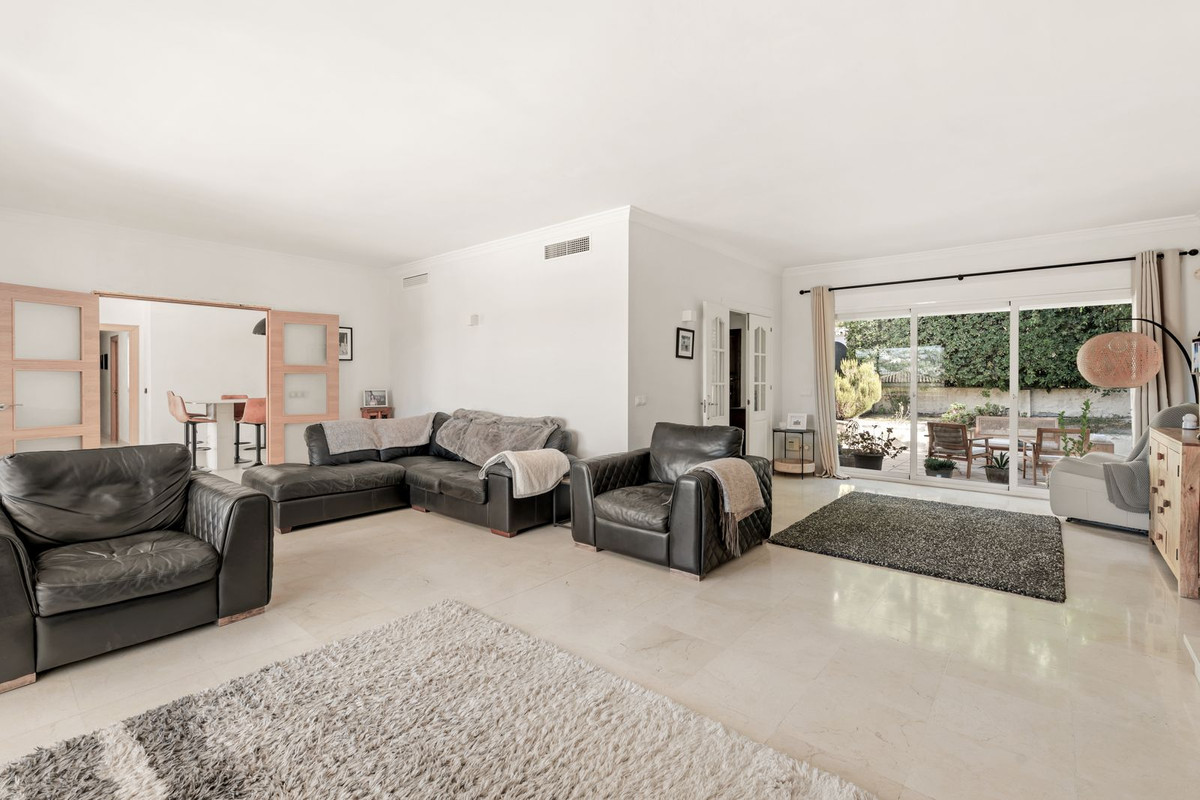 8f75b403f94814318a5cdb0fd70c104a - 16