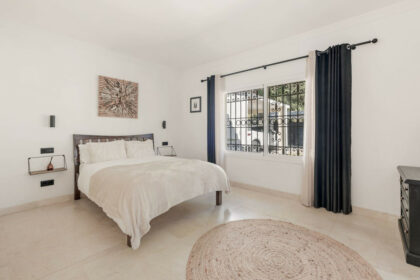 8f75b403f94814318a5cdb0fd70c104a - 26