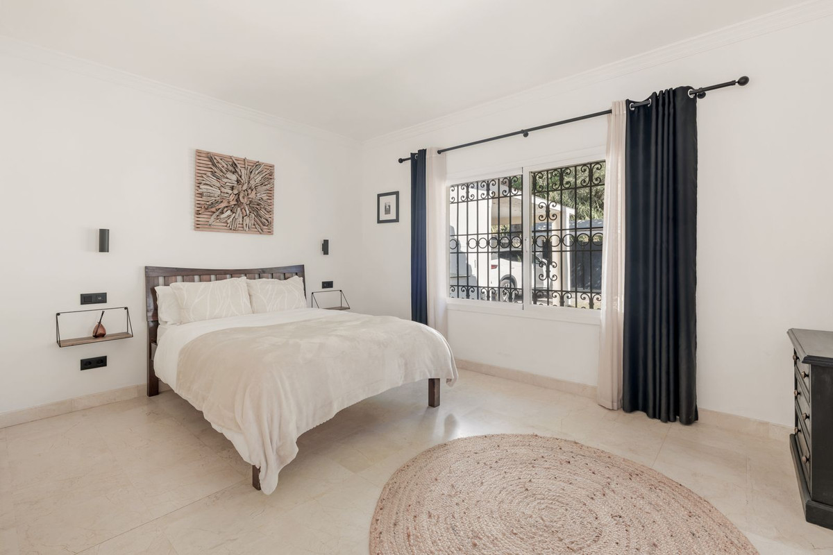 8f75b403f94814318a5cdb0fd70c104a - 26