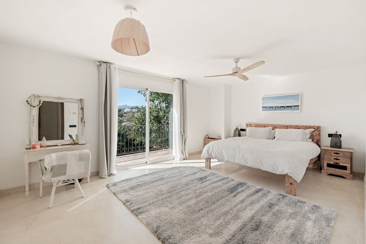 8f75b403f94814318a5cdb0fd70c104a - 28