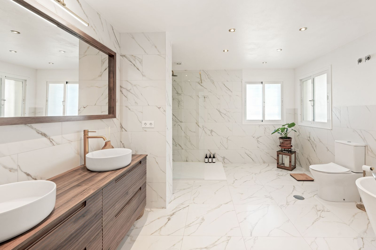 8f75b403f94814318a5cdb0fd70c104a - 29