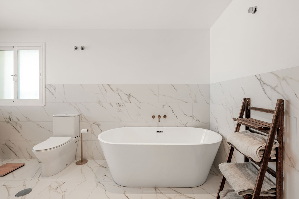 8f75b403f94814318a5cdb0fd70c104a - 31