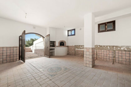 8f75b403f94814318a5cdb0fd70c104a - 35