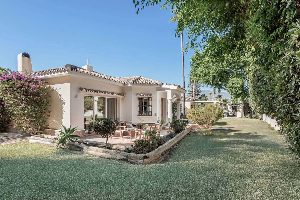 8f75b403f94814318a5cdb0fd70c104a - 6