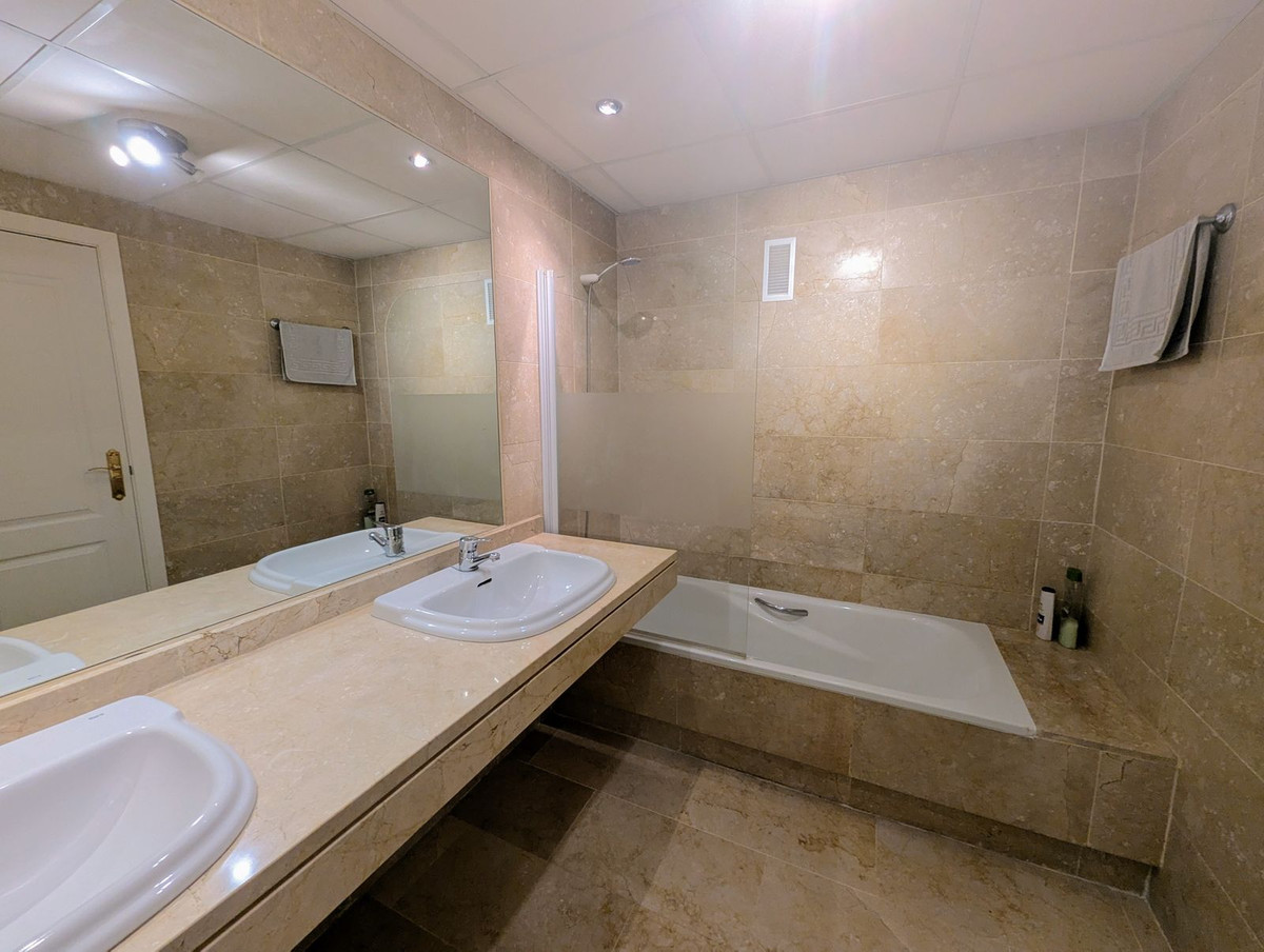 9052f6a6fff4899ecb0ad54f28857e43 - 15