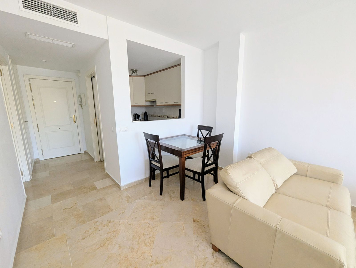 9052f6a6fff4899ecb0ad54f28857e43 - 19