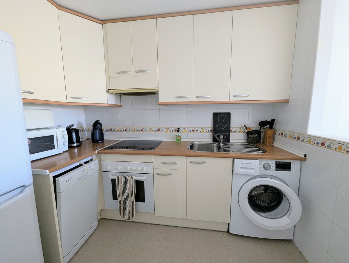 9052f6a6fff4899ecb0ad54f28857e43 - 21