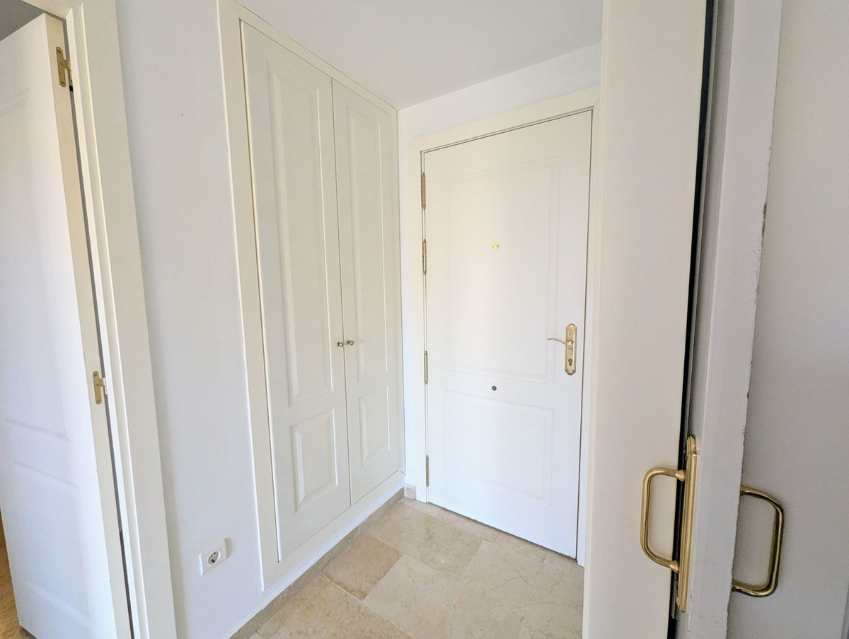 9052f6a6fff4899ecb0ad54f28857e43 - 24