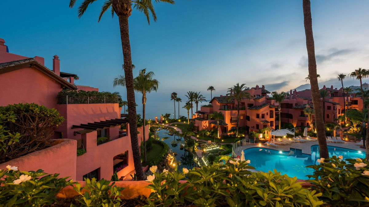 921277253436a468eb47305aaf70ae1c - 14