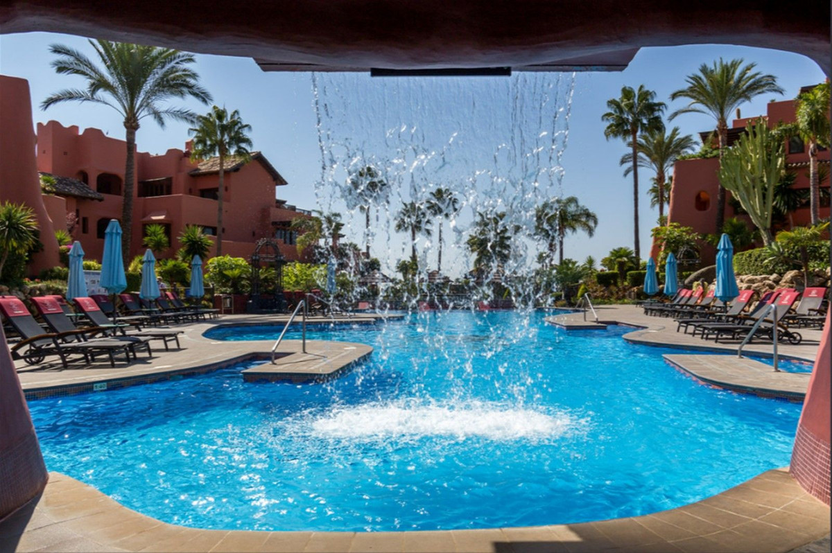 921277253436a468eb47305aaf70ae1c - 6