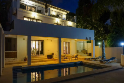 9357e5860c2fcec97970a1be87fdbfbd - 40