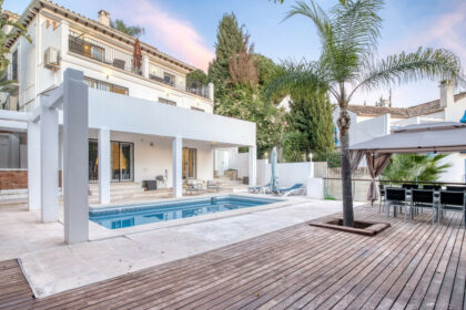 9357e5860c2fcec97970a1be87fdbfbd - 52