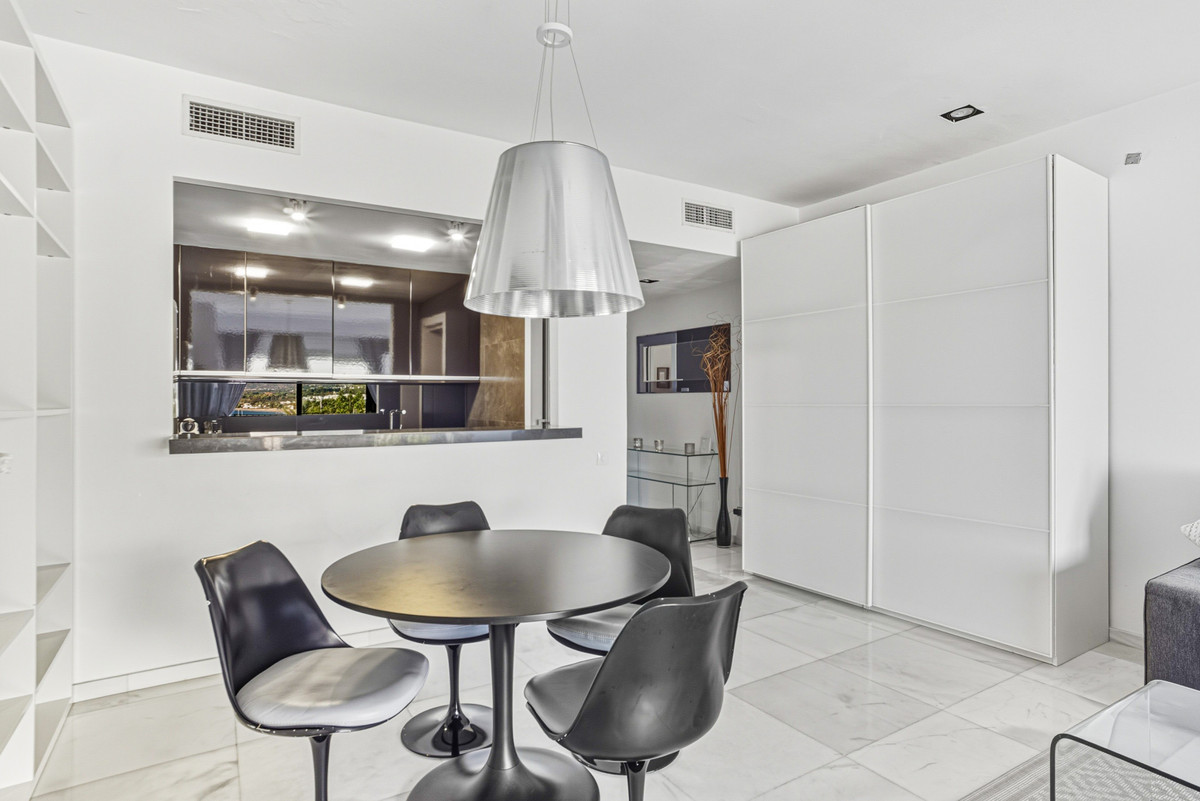 93b225ab6f34b4ed5cb6957bbc292935 - 10