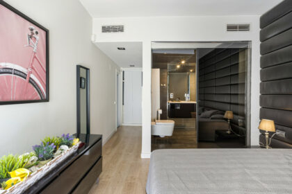 93b225ab6f34b4ed5cb6957bbc292935 - 11