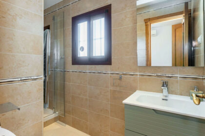 944b48d96e66239eeaff3c9e82c810cf - 32