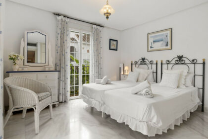 94a71f255ffc79d651cffb2fcb799926 - 10