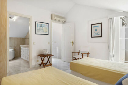 94a71f255ffc79d651cffb2fcb799926 - 13