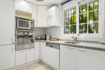 94a71f255ffc79d651cffb2fcb799926 - 16