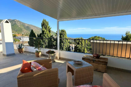 94c3469bf89ad49a56b403d430497475 - 1