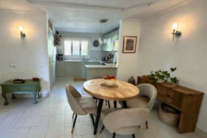 94c3469bf89ad49a56b403d430497475 - 16