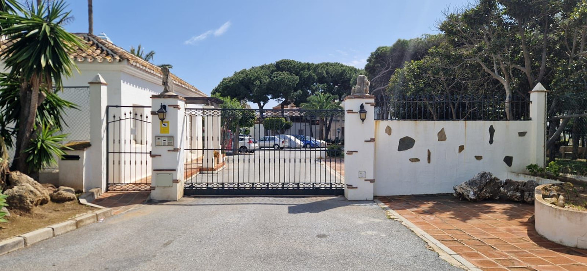 94c5c0186b12003cb2103e96f4d826e8 - 30