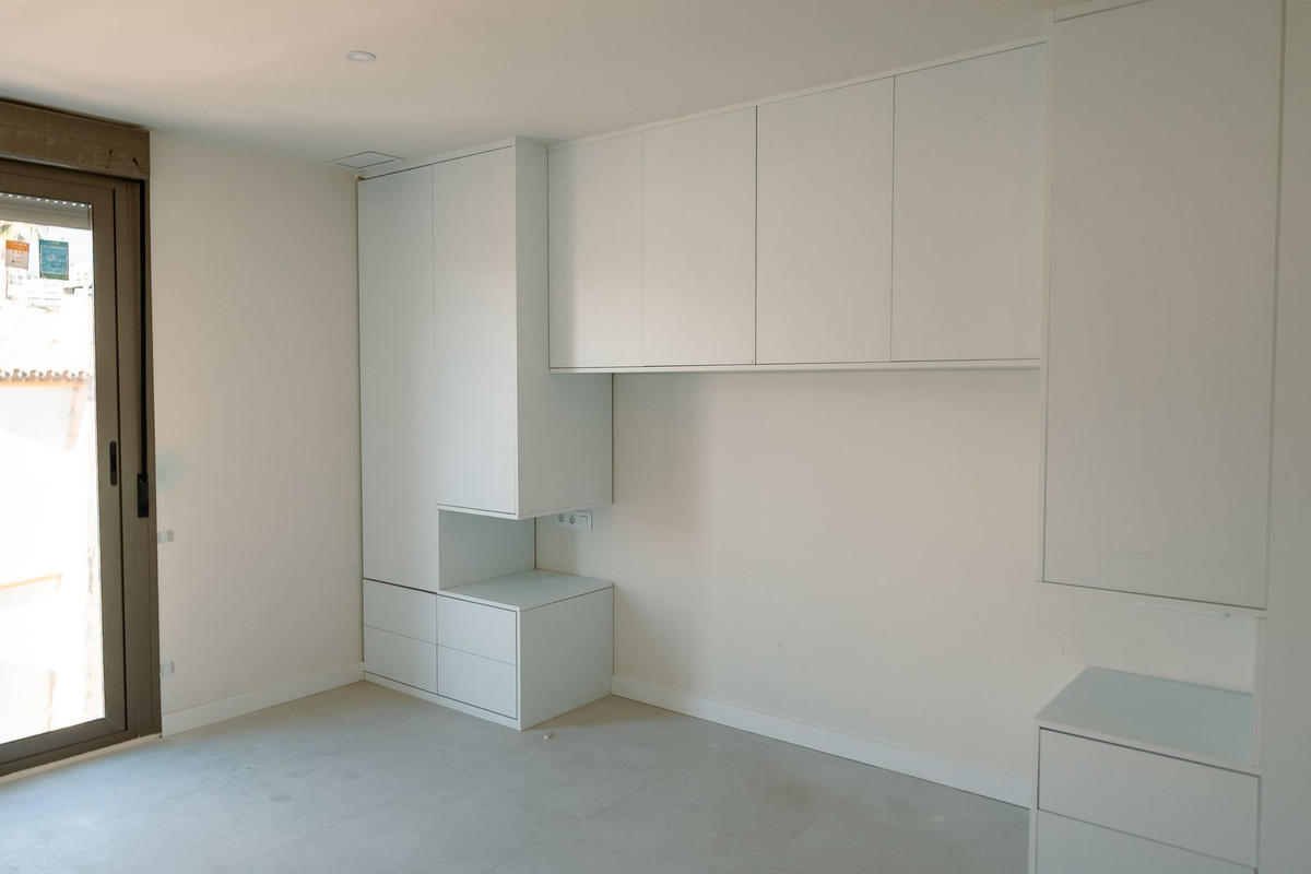 9652e3b6443cf4f7716322c54c50ac03 - 10