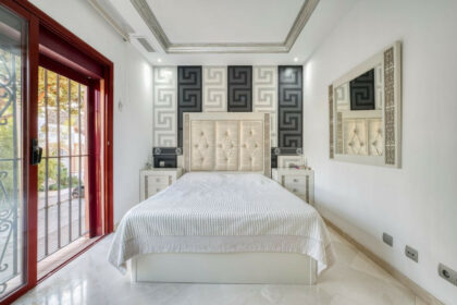 97d1bada549fba6c91b9f4f312a35159 - 18