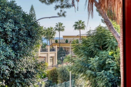 97d1bada549fba6c91b9f4f312a35159 - 22