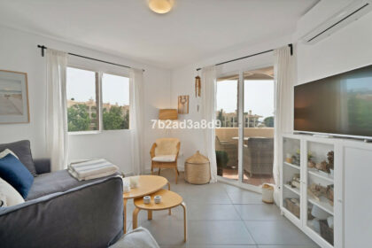 987632698eb3d09e22087368d56e6764 - 9