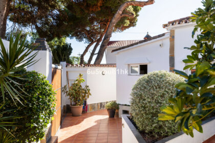 98da0c322bf80ebc808dd2e6e87a70c4 - 16