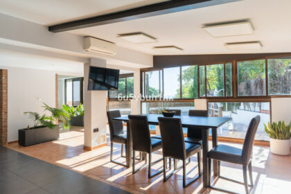 98da0c322bf80ebc808dd2e6e87a70c4 - 18