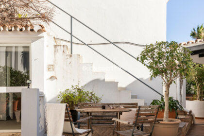 98da0c322bf80ebc808dd2e6e87a70c4 - 24