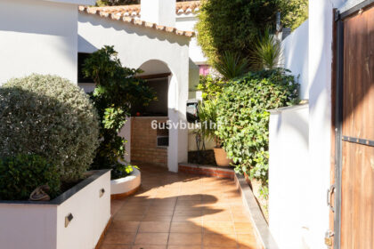 98da0c322bf80ebc808dd2e6e87a70c4 - 32