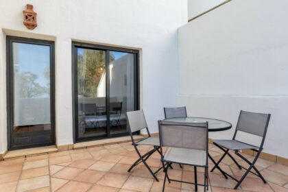 98e5cb723b0af3c4e637926fea2888b0 - 12