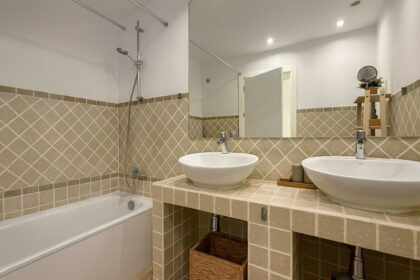 98e5cb723b0af3c4e637926fea2888b0 - 18