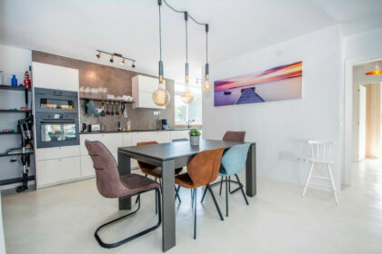 98fd77a1309bbaf739353d414ae58678 - 17